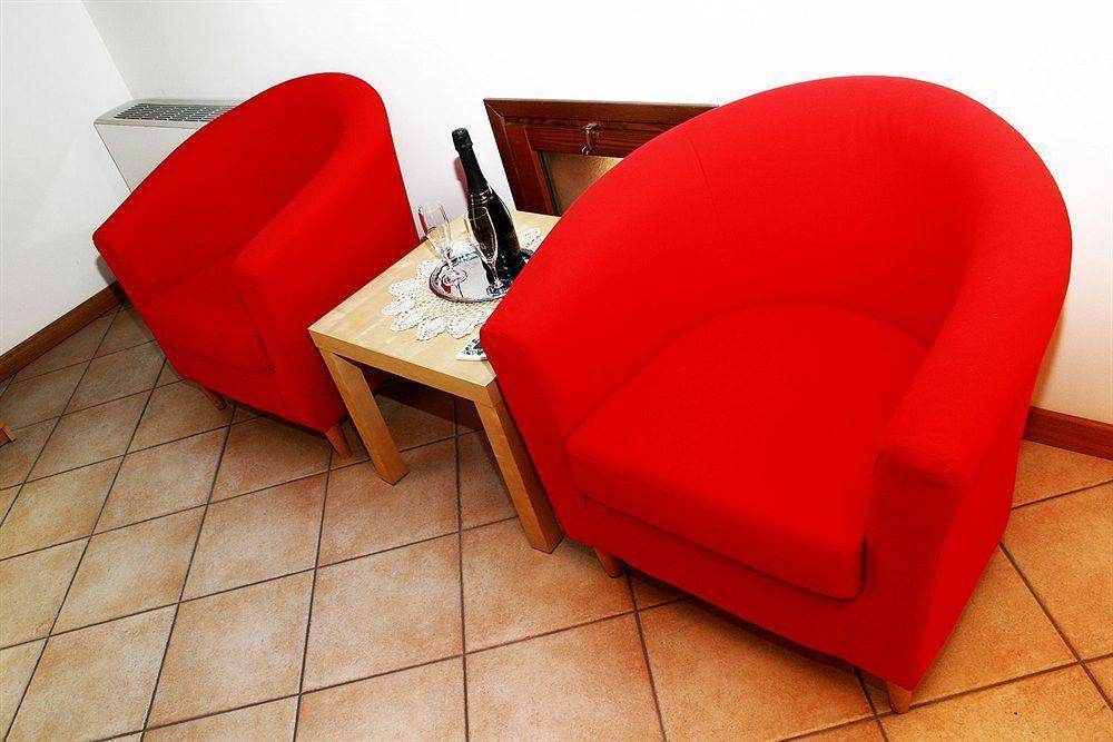 Residence Bizzoni Terni Bagian luar foto